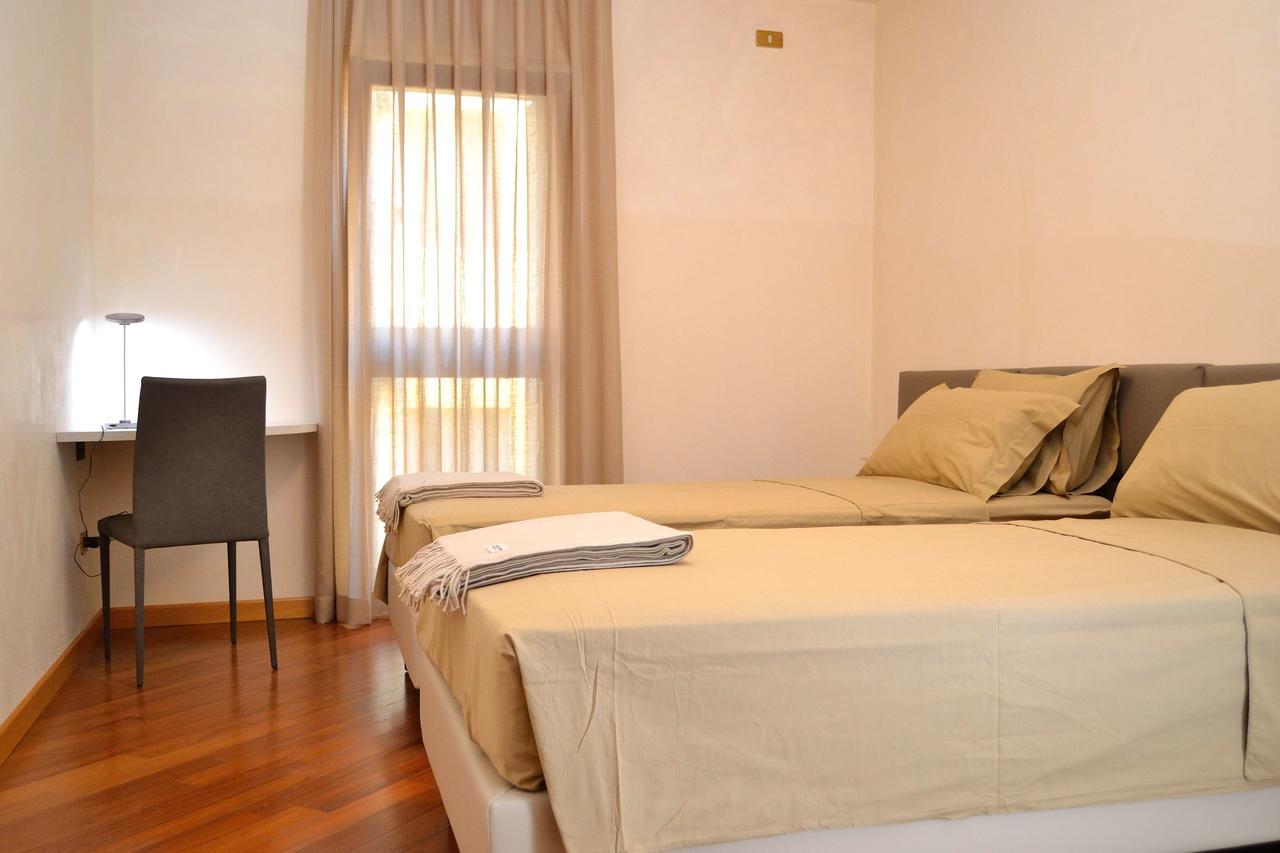 Portico Oscuro Deluxe Apartment - Centro Citta Treviso Luaran gambar