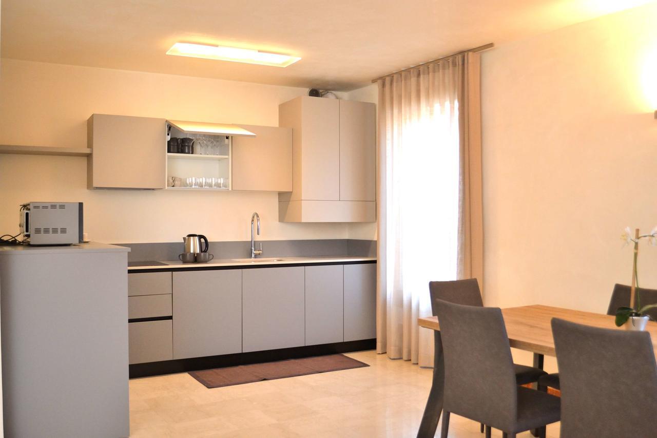 Portico Oscuro Deluxe Apartment - Centro Citta Treviso Luaran gambar