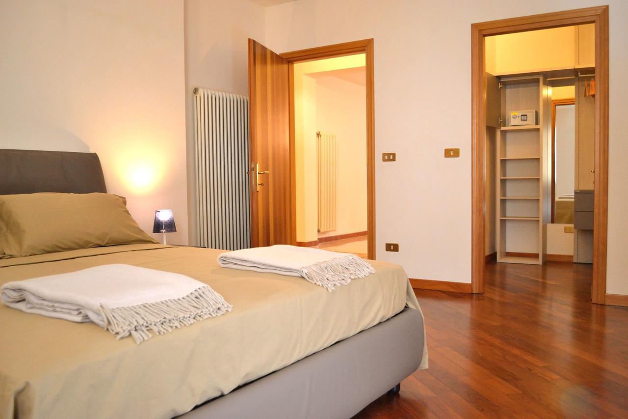 Portico Oscuro Deluxe Apartment - Centro Citta Treviso Luaran gambar