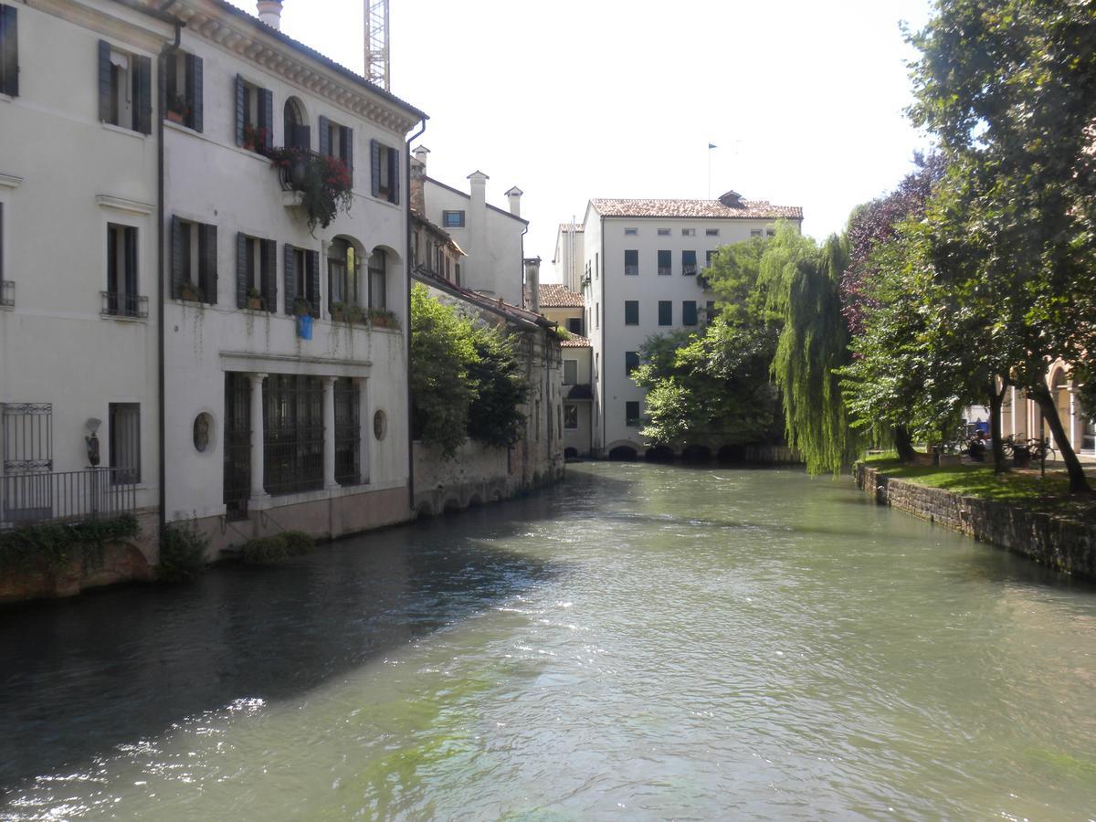 Portico Oscuro Deluxe Apartment - Centro Citta Treviso Luaran gambar